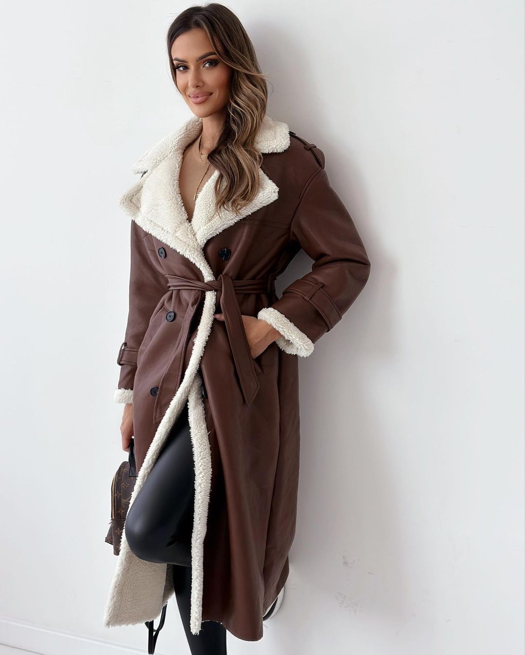 Mira - Elegante Teddy Trenchcoat met Dubbele Kraag